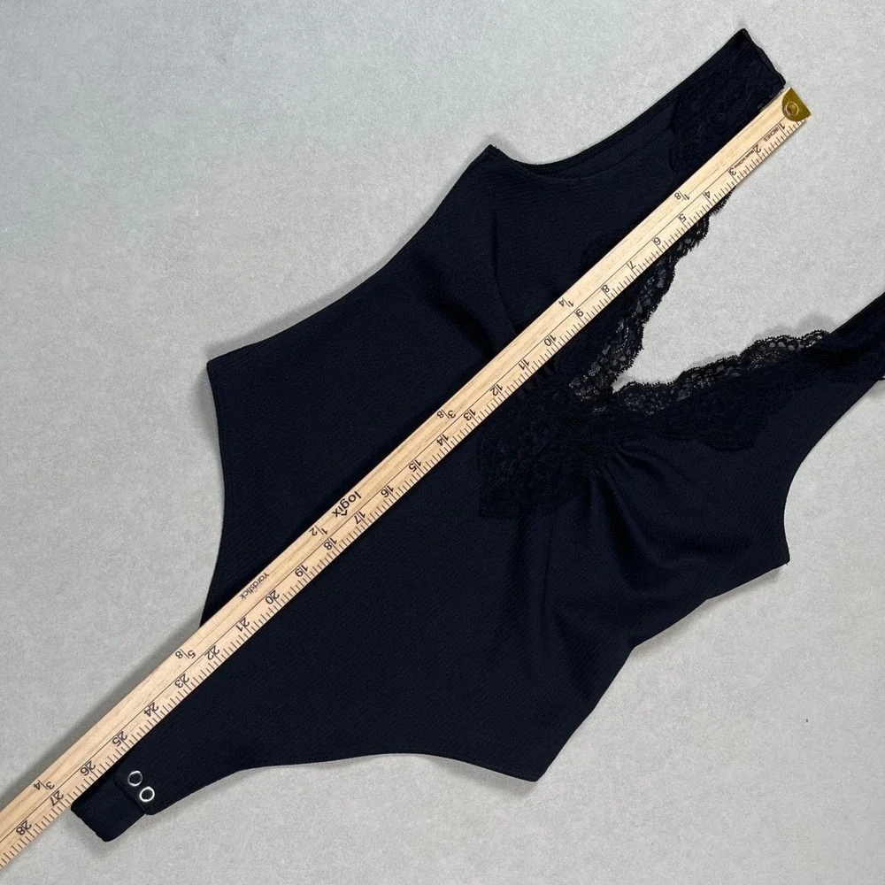 Free People Intimately First Call Bodysuit Womens Small Black Lace Trim‎ V-Neck